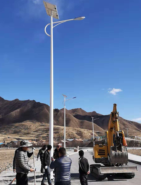 甘南碌曲10米合作太阳能路灯项目