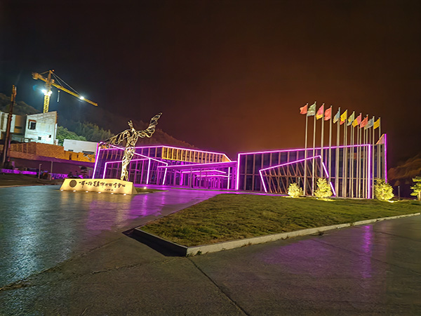 城市亮化是现代城市建设的重要组成部分，它不仅可以美化城市的夜景，还能提升城市的整体形象。随着科技的不断进步，城市亮化也得到了更多的关注和创新。本文将介绍一些关于城市亮化的创意和技术，帮助读者了解合作城市亮化的重要性以及如何进行合作城市亮化的规划和实施。